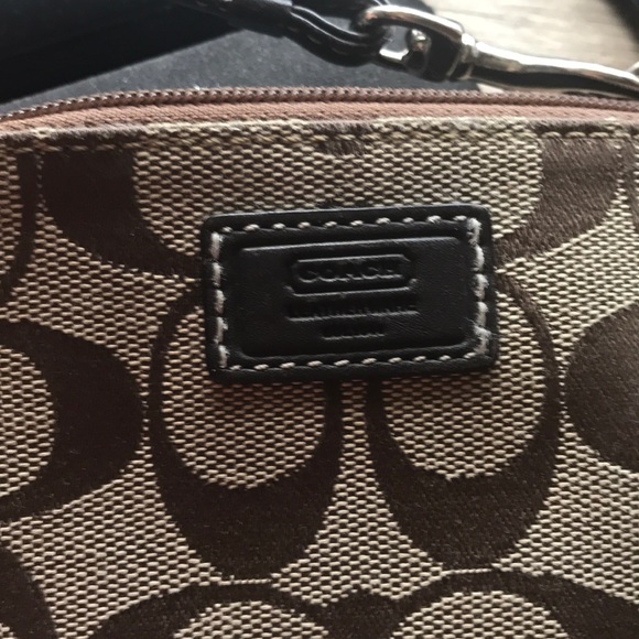 Coach wristlet - Picture 5 of 5